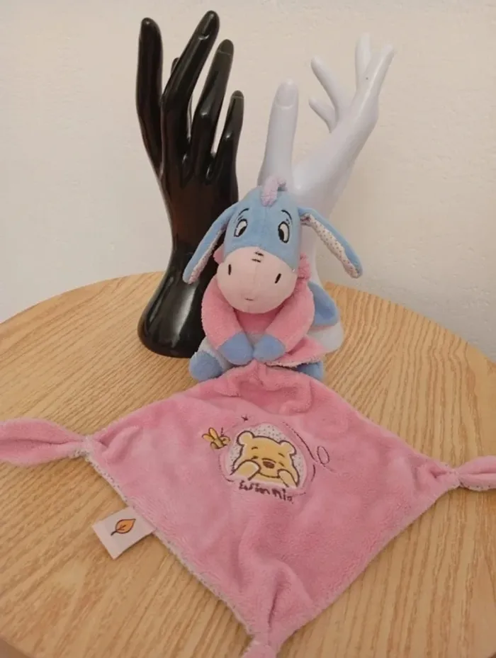 Peluche doudou plat âne bourriquet Winnie l'ourson doudou mouchoir Winnie the pooh - photo numéro 2