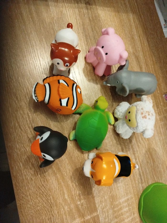 Lot de 8 jouets de bains gicleur