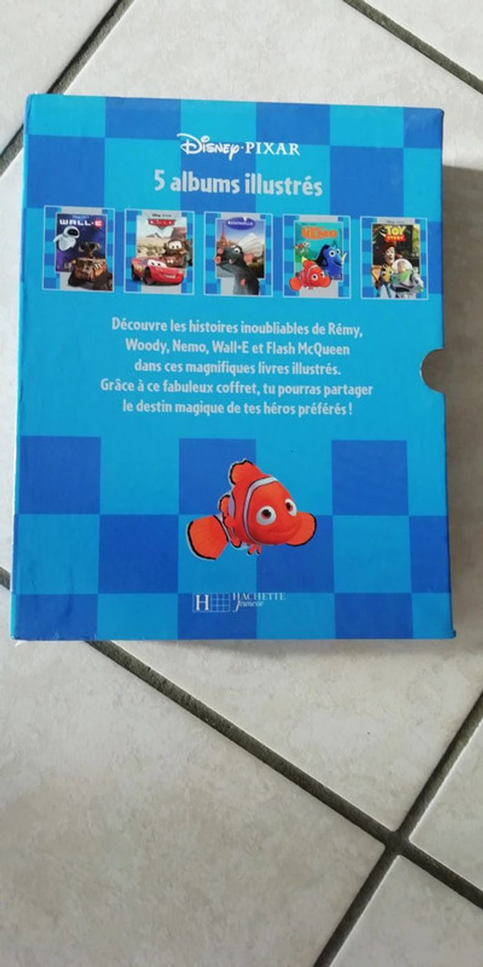 Coffret 5 albums Disney neuf #cadeau #Noël - photo numéro 2