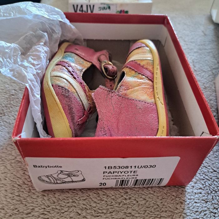 Lot de 3 jolies paires de chaussures bébé fille Pointure 20 - photo numéro 8