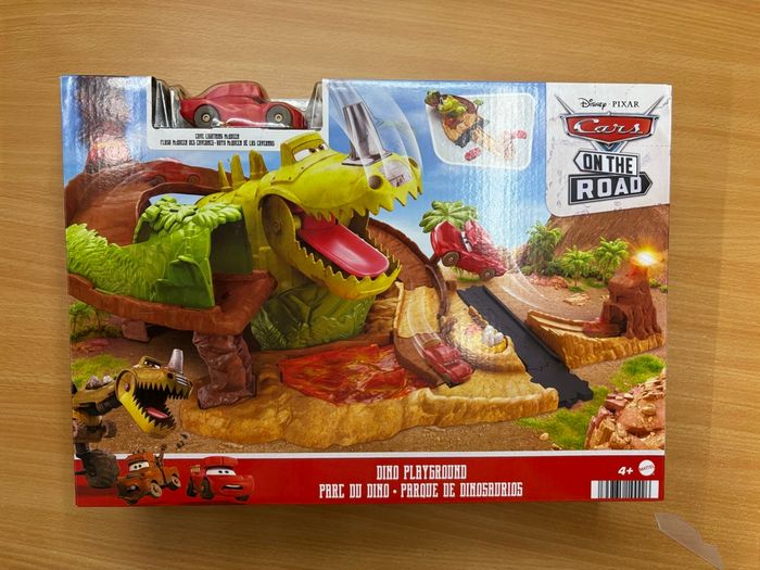 Cars - Dino Playground  Neuf sous boîte, jamais ouvert.