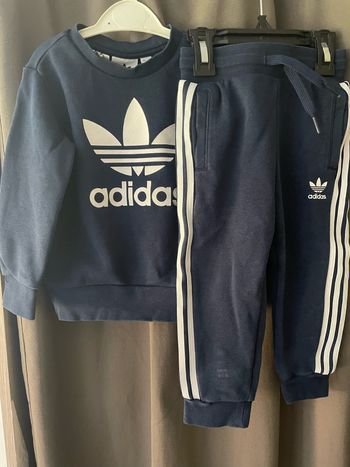 Ensemble adidas 24 mois
