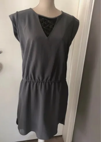 Deby debo  Robe tunique grise et dentelle noir  femme taille 38