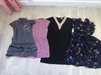 Lot 4 robes