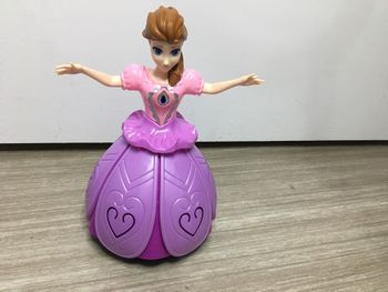 Figurine Anna la reine des neiges musical, lumineux …