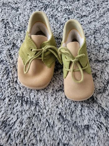 Chaussons chaussures 6 -9 mois