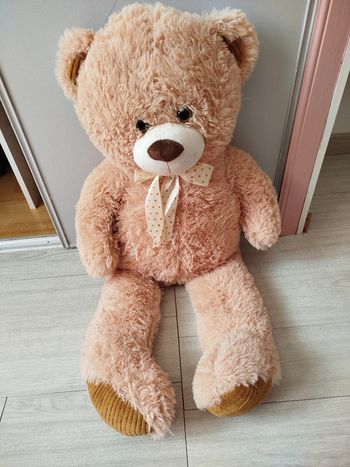 Gros ourson en peluche