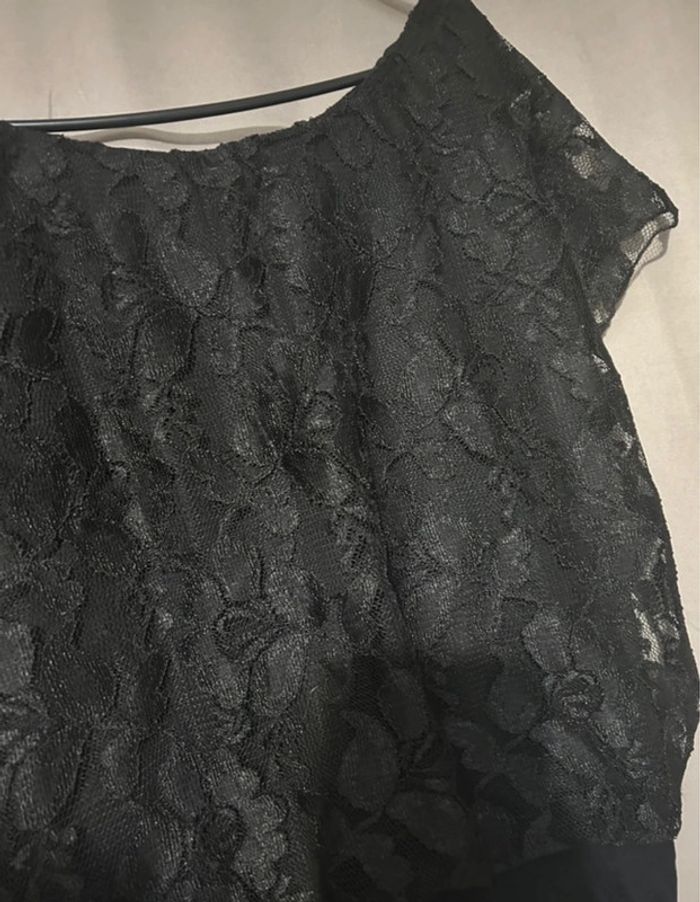Petit haut noir avec dentelle - photo numéro 2