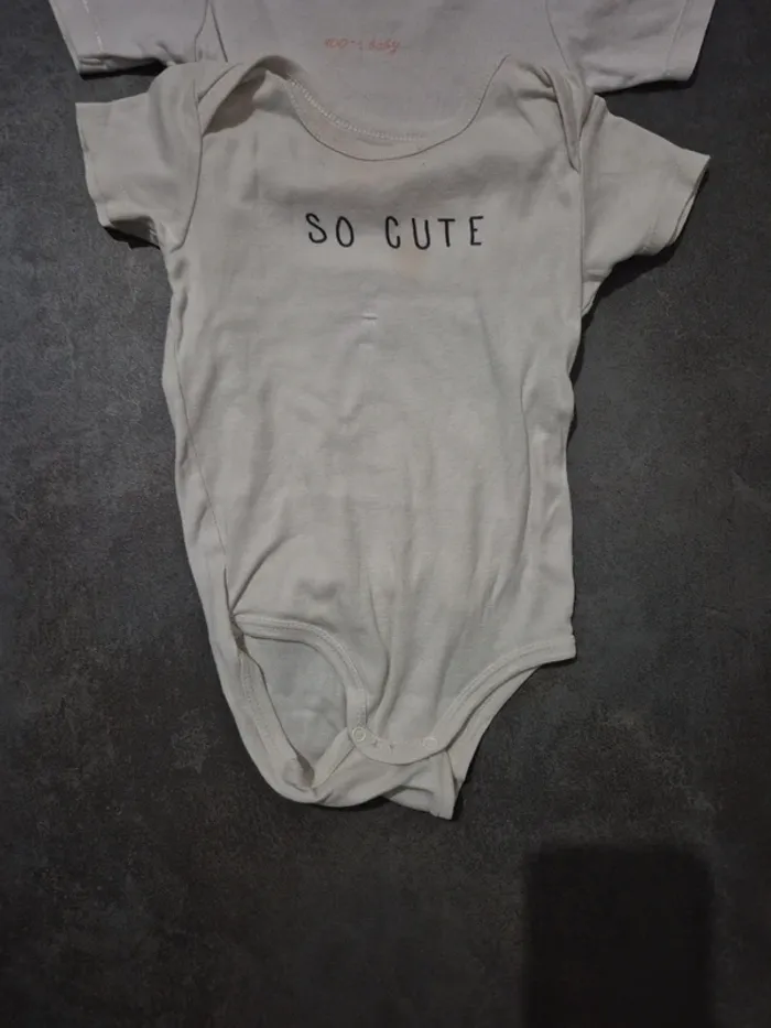 Lot 6 bodies manches courtes taille 12 mois bébé fille - photo numéro 12