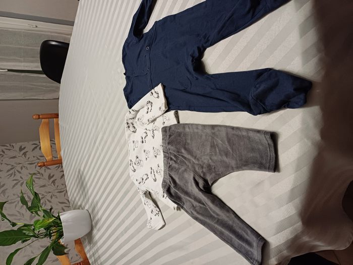 2 pyjamas garçons Taille 12 mois - photo numéro 3