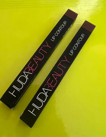 Lot de 2 crayons contour lèvre