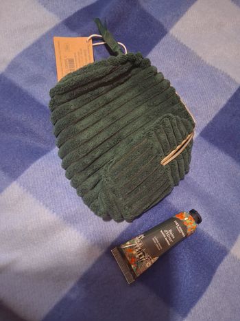 Trousse et creme mains baies d hiver yves rocher