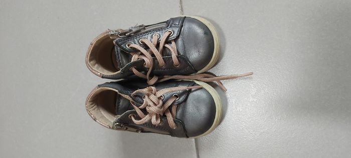 Chaussure pointure 19