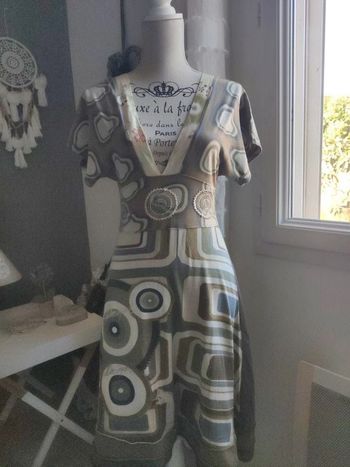 Robe imprimé beige/grise desigual taille 34