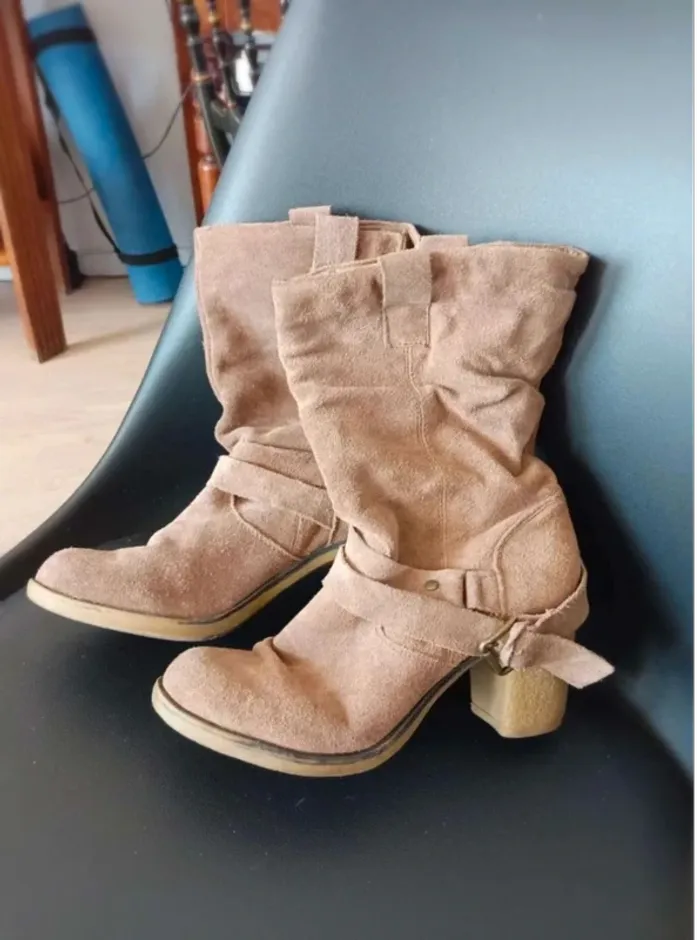 Bottines suédine beige 37