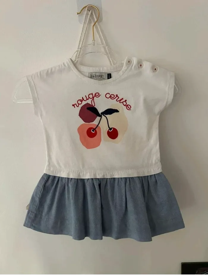 Robe  Jean  Bourget  en parfait état taille 18  mois