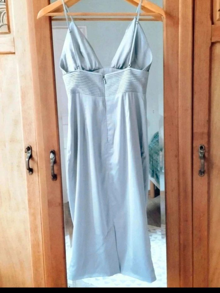 Robe  crayon empire  -  Satin  - gris  argenté - House  of  CB  - S=XS  actuel  - Neuve - photo numéro 8
