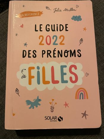 Livre des prénoms filles 2022