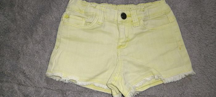 Short 3 ans