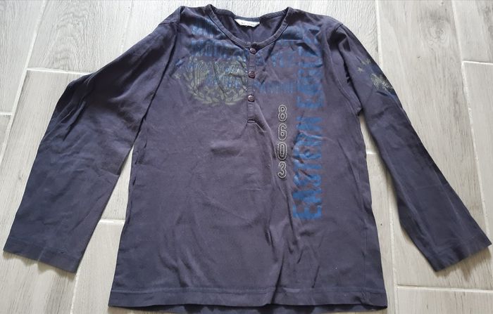 2 t-shirts 8 ans manches longues