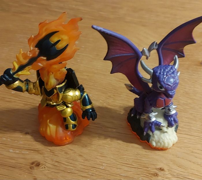 2 figurines Skylanders