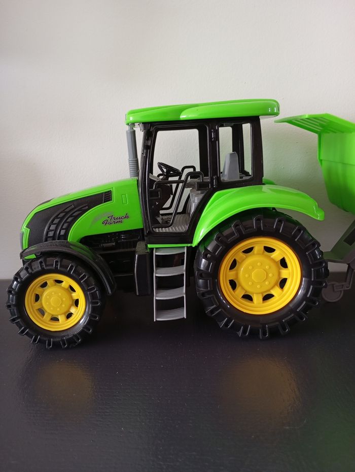 Tracteur et sa remorque - photo numéro 2