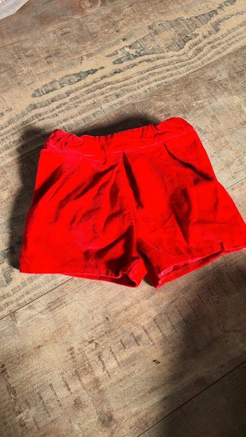 Short Obaïbi 18 mois en très bon état