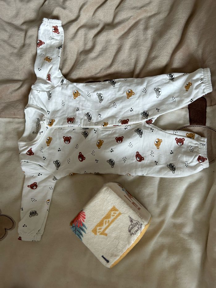 1️⃣ Combinaison / pyjama Taille 1 - photo numéro 2