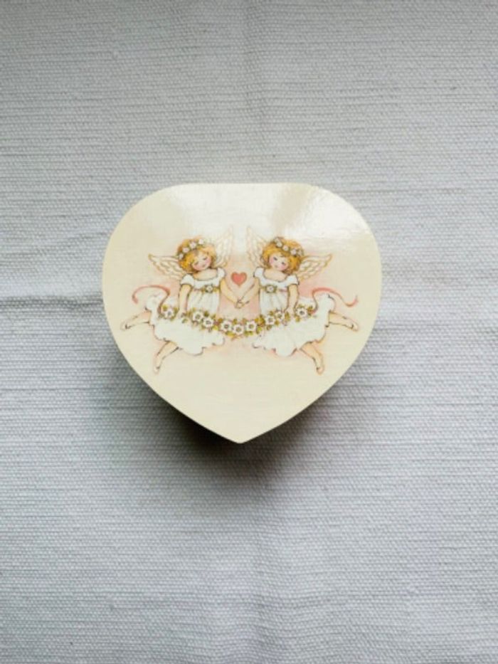 Boîte à bijoux musicale enfant en forme de coeur