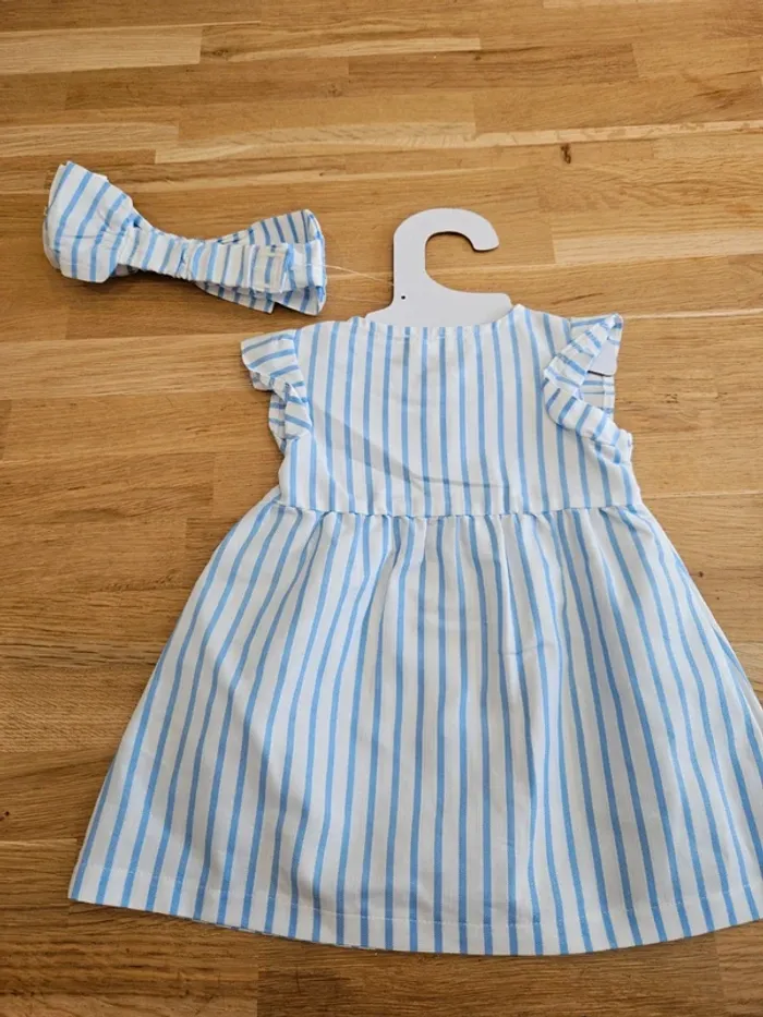 Robe 6 mois neuve - photo numéro 4