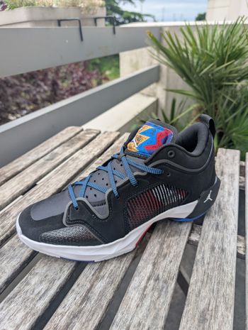Baskets Sneakers Nike Air Jordan xxxVII Low chaussures homme Basketball