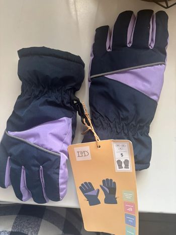 Gant de ski fille taille 5 ans neuf