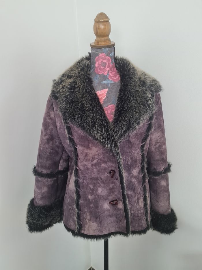 Superbe veste en peau retournée cnous