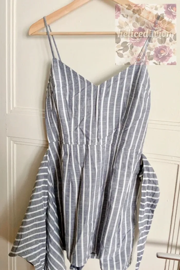 Petite robe courte rayée bleu et blanc Abercrombie & Fitch taille 36 - photo numéro 2