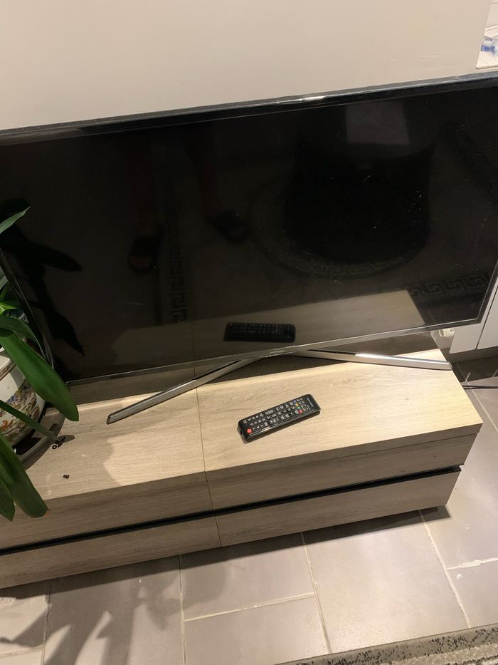 TV SMART SAMSUNG 45 pouces 2023