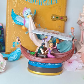 Ornement disney raiponce flynn tangled sketchbook décoration de Noël