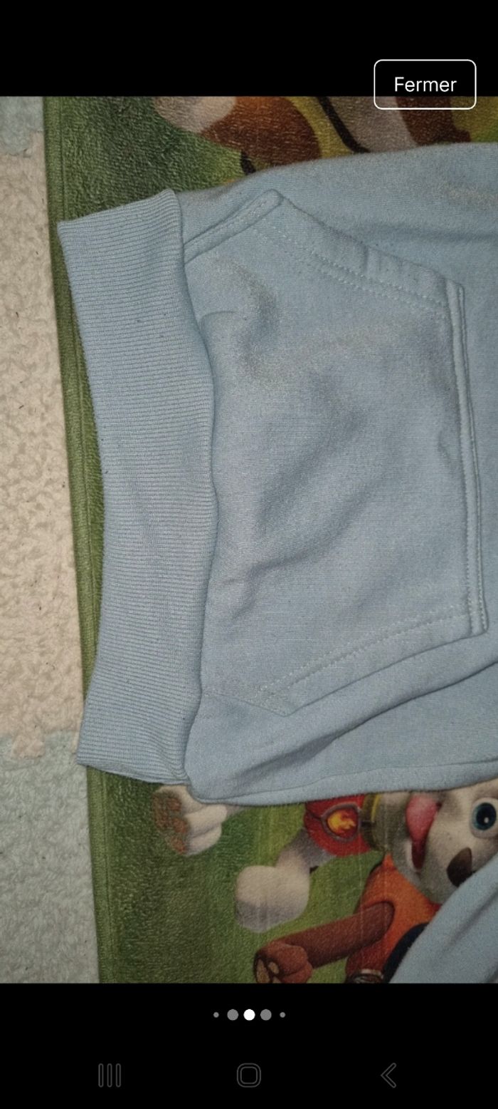 Sweat molletonné 6 ans en bon état - photo numéro 3