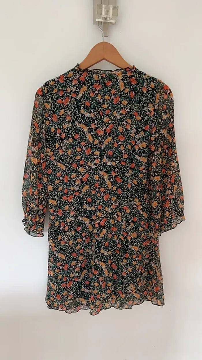 Robe courte à fleurs et manches longues Zara - photo numéro 4