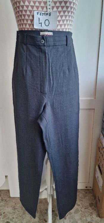 Pantalon, gris foncé, en polyester &laine &elasthanne, longueur 108cm, largeur 36cm