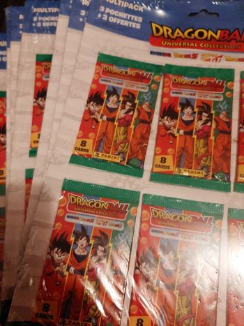 Lot 60 pochettes Panini Dragon Ball universal