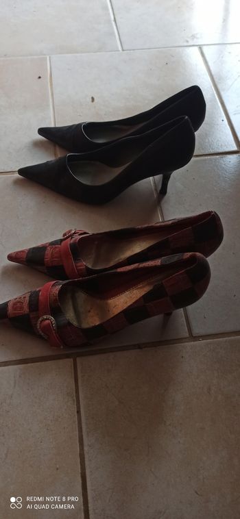 Lot de 2 paires de chaussures p. 41