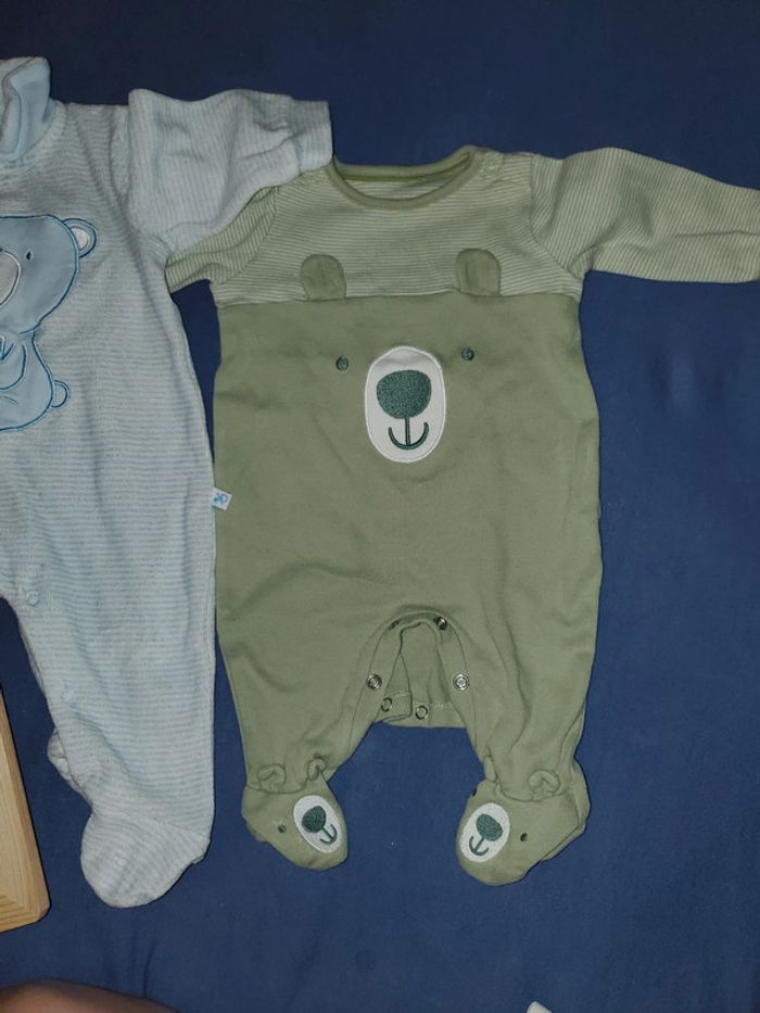 Pyjamas grenouillère x 2 en 1 mois - photo numéro 2