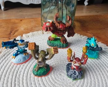 Lot 5 figurines Skylanders