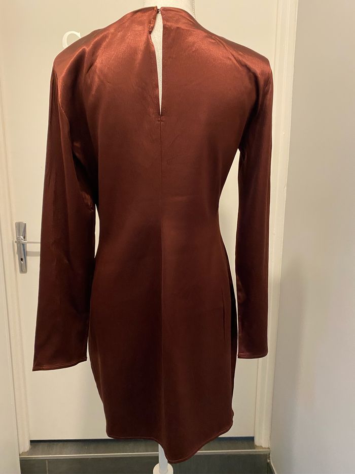Robe zara bordeaux satinée T40 - photo numéro 4