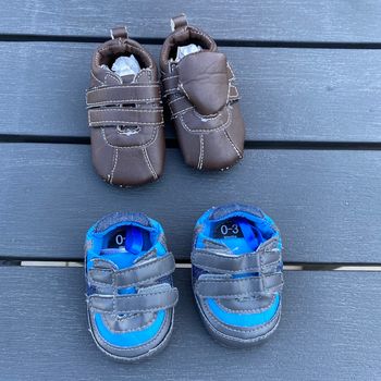 Paires de baskets bébé