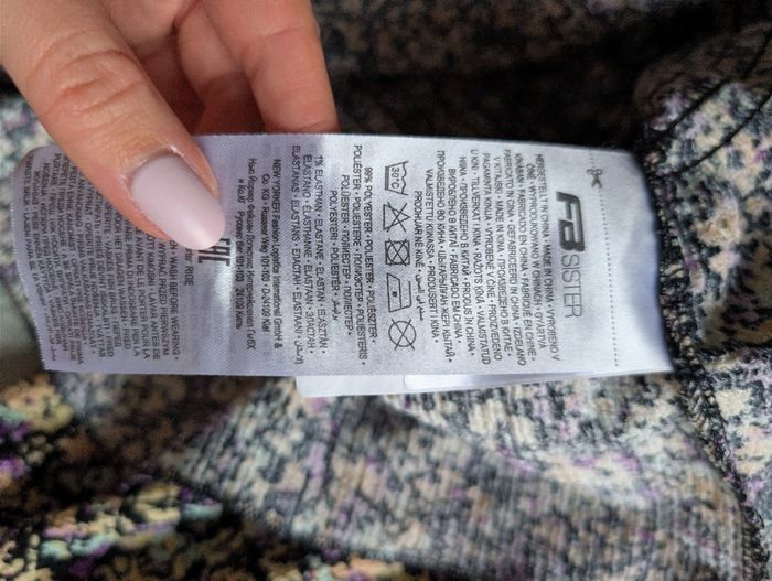 Blouse à manches longues péplum cache-cœur fleurie bohème chic tendance Taille 38 M
Très bon état - photo numéro 9