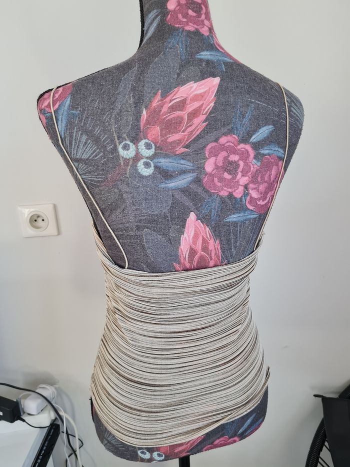 Deux tops identiques promod - photo numéro 3