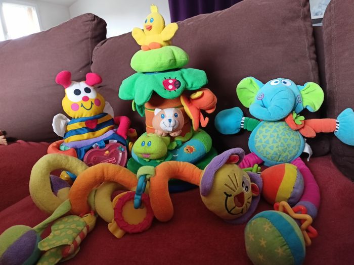 Lot de jeux bébé
