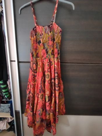 Robe coloré à pans neuve