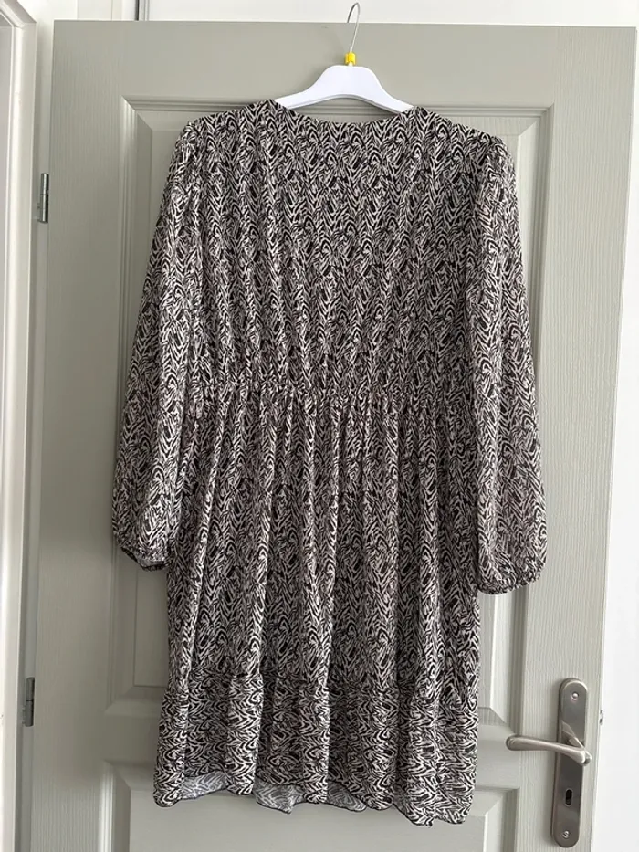 Robe col V - photo numéro 3